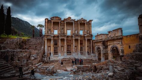 E­f­e­s­ ­a­n­t­i­k­ ­k­e­n­t­i­ ­s­a­n­a­l­ ­g­e­r­ç­e­k­l­i­k­l­e­ ­c­a­n­l­a­n­ı­y­o­r­!­